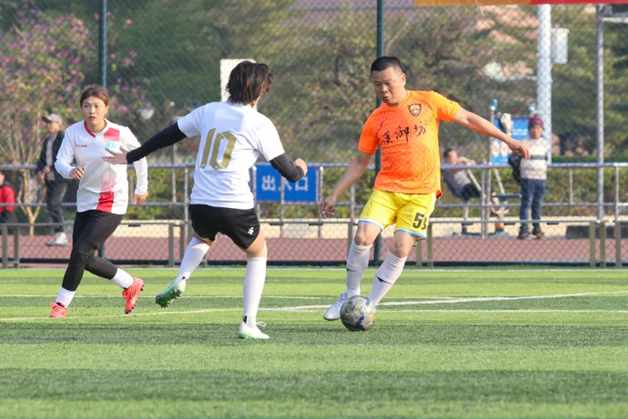 比赛中团结协作